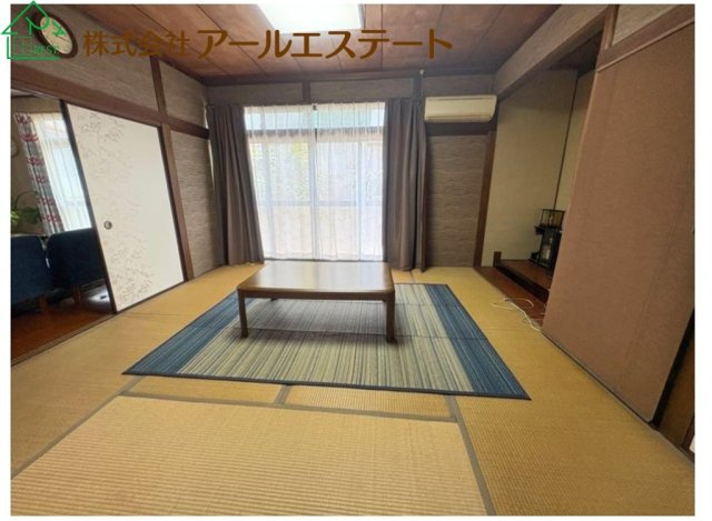 加古川市西神吉町岸　JR「宝殿駅」徒歩18分の和室