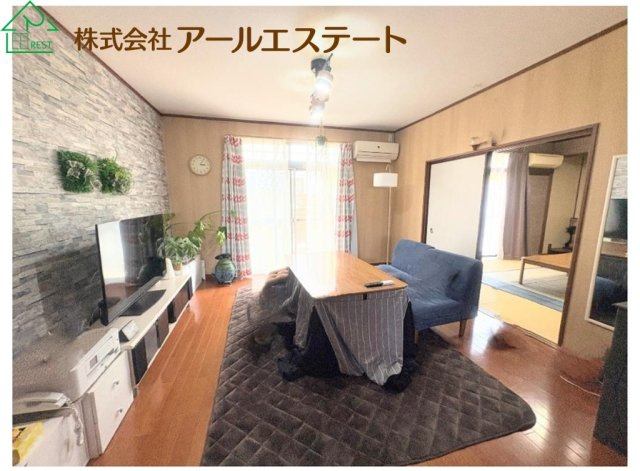 加古川市西神吉町岸　JR「宝殿駅」徒歩18分の洋室