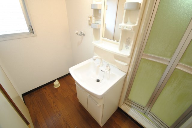 イーストハイツ高崎の独立洗面台