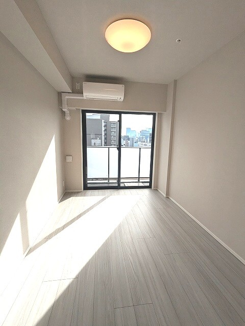 Opus Residence上野元浅草のその他共用部分|6帖洋室、エアコン照明付き、南向き