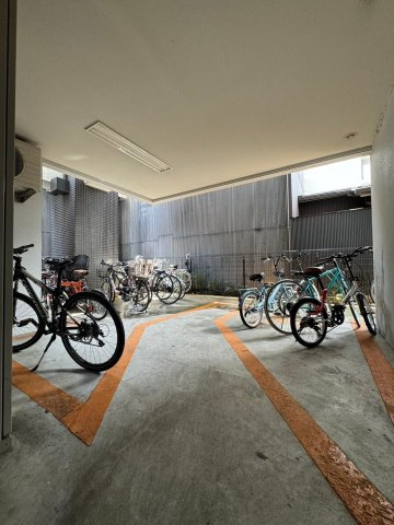スクエア・アパートメント　名古屋市賃貸　仲介手数料無料の駐車場