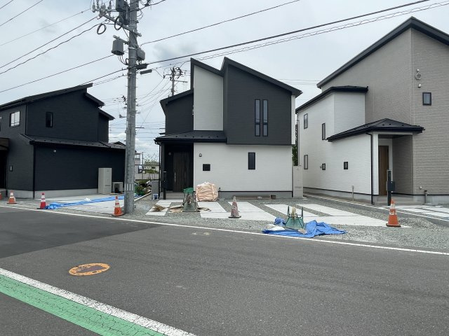 新築戸建・建売　郡山市片平町釜場　GRAFARE　全3棟の前面道路含む現地写真
