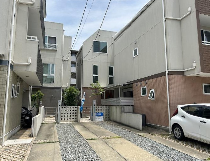 深江南町1丁目　中古戸建の駐車場|縦列2台可能（車種による）