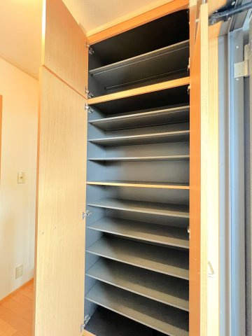 トレゾルソレーユの玄関|シューズボックス