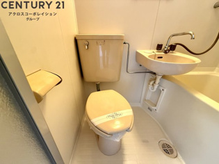 浴室内にトイレがあります★