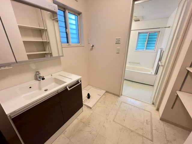 和歌山市栄谷・中古戸建・115732の洗面所