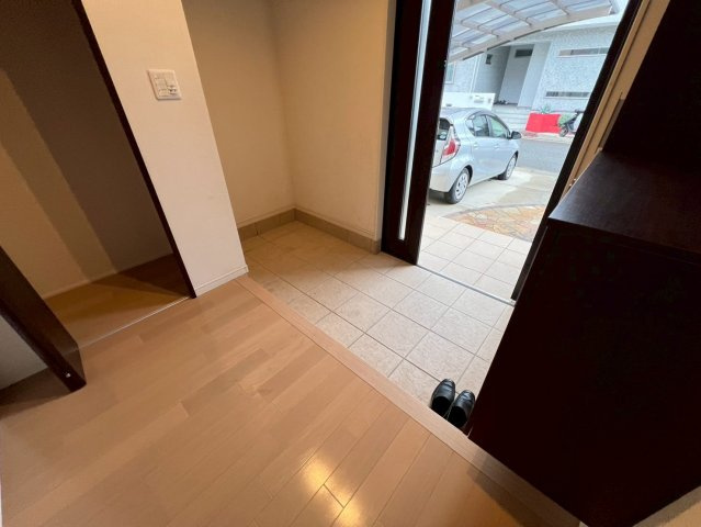 和歌山市栄谷・中古戸建・115732の玄関