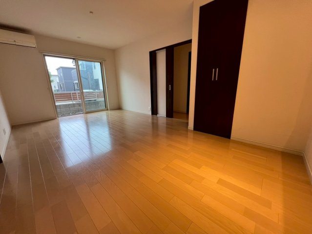 和歌山市栄谷・中古戸建・115732の居間・リビング