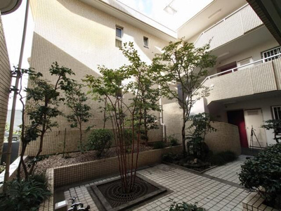 【エントランス】 | マノワール小滝園