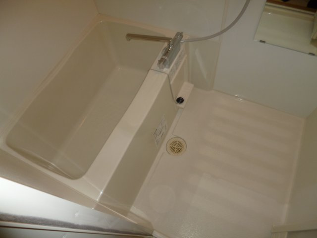 ブリリアント真壁の浴室