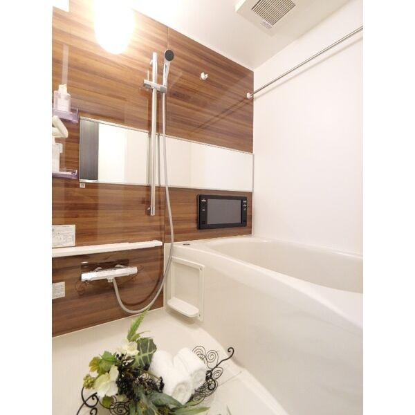 プレジオ長田の浴室