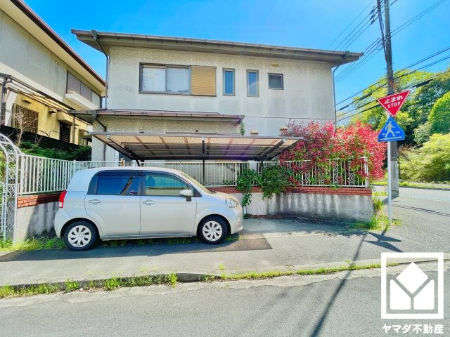宇治市折居台１丁目の駐車場