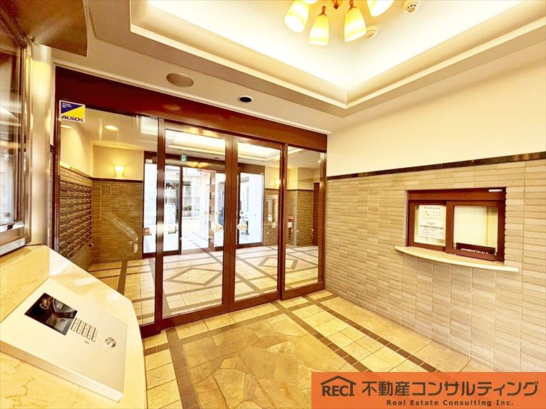 クレアガーデン甲南山手のエントランス|オートロック・宅配BOX完備