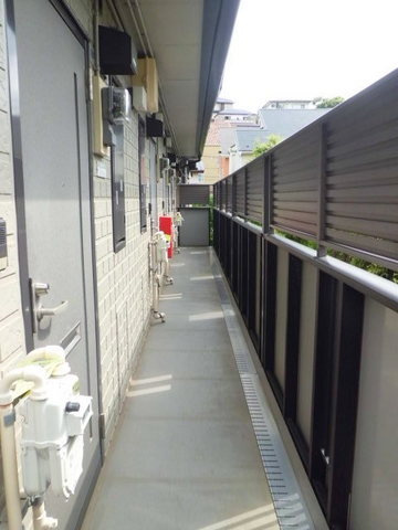 サン・ステージのその他共用部分|開放感があり綺麗な２Ｆ共用廊下