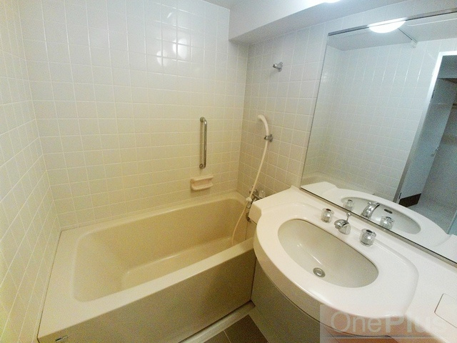 ホープ芦屋の浴室