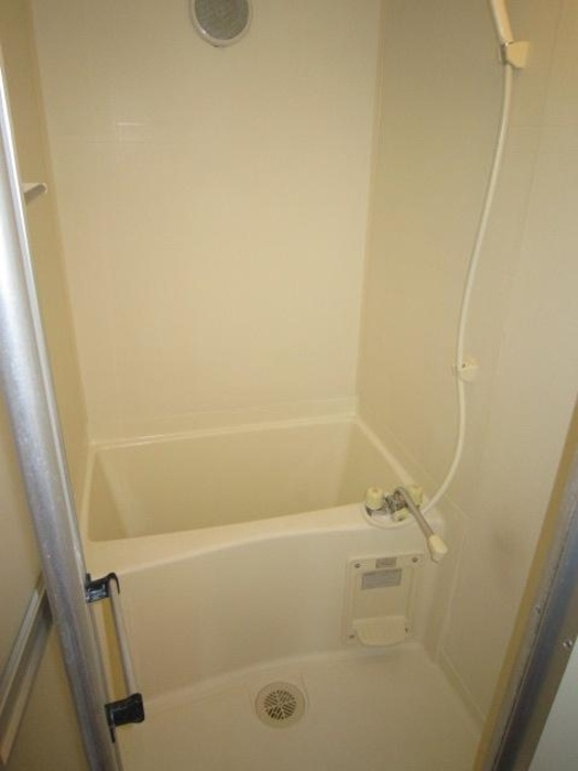 熊本市南区近見９丁目のアパートの浴室
