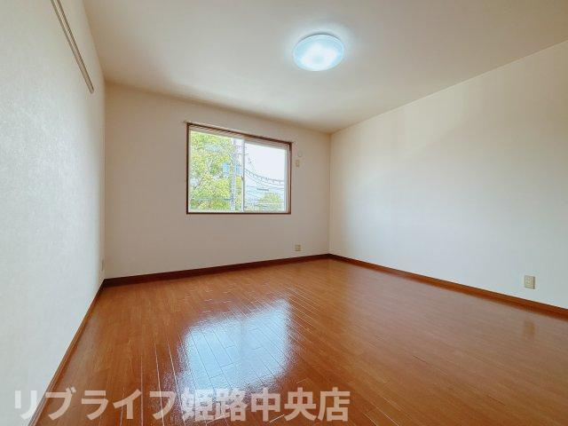 グリーンコート手柄の寝室|別部屋の写真です