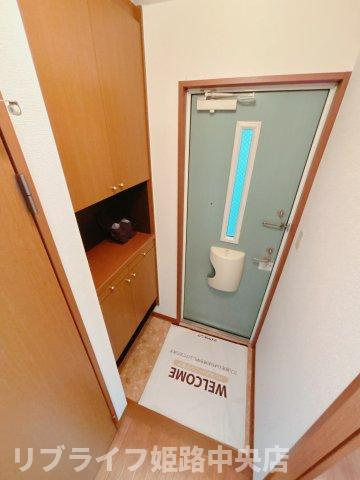グリーンコート手柄の玄関|別部屋の写真です