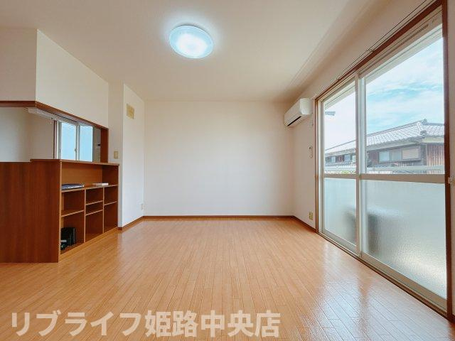 グリーンコート手柄の居間・リビング|別部屋の写真です