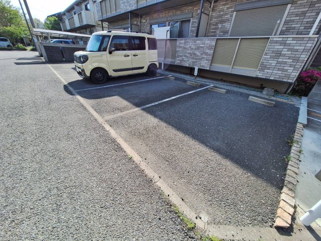 ブリーズ三浦Aの駐車場