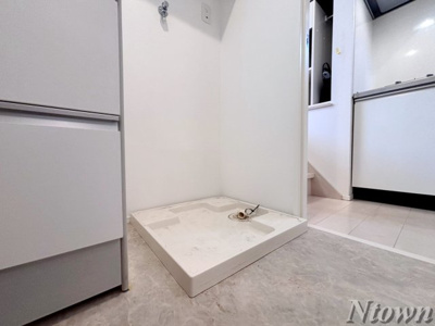 【設備】 | ハーモニーテラスK | 洗濯機置き場です