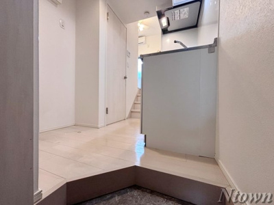 【玄関】 | ハーモニーテラスK | きれいな玄関です