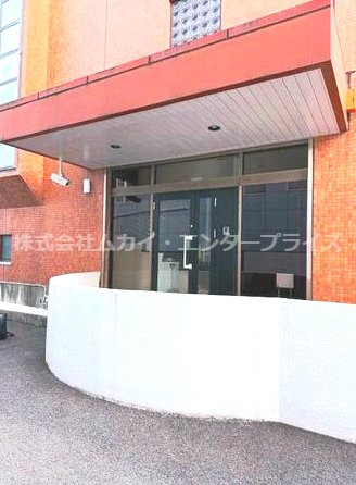 星和アルザビルのエントランス