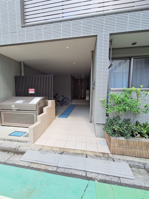 メゾンガーデニアのエントランス