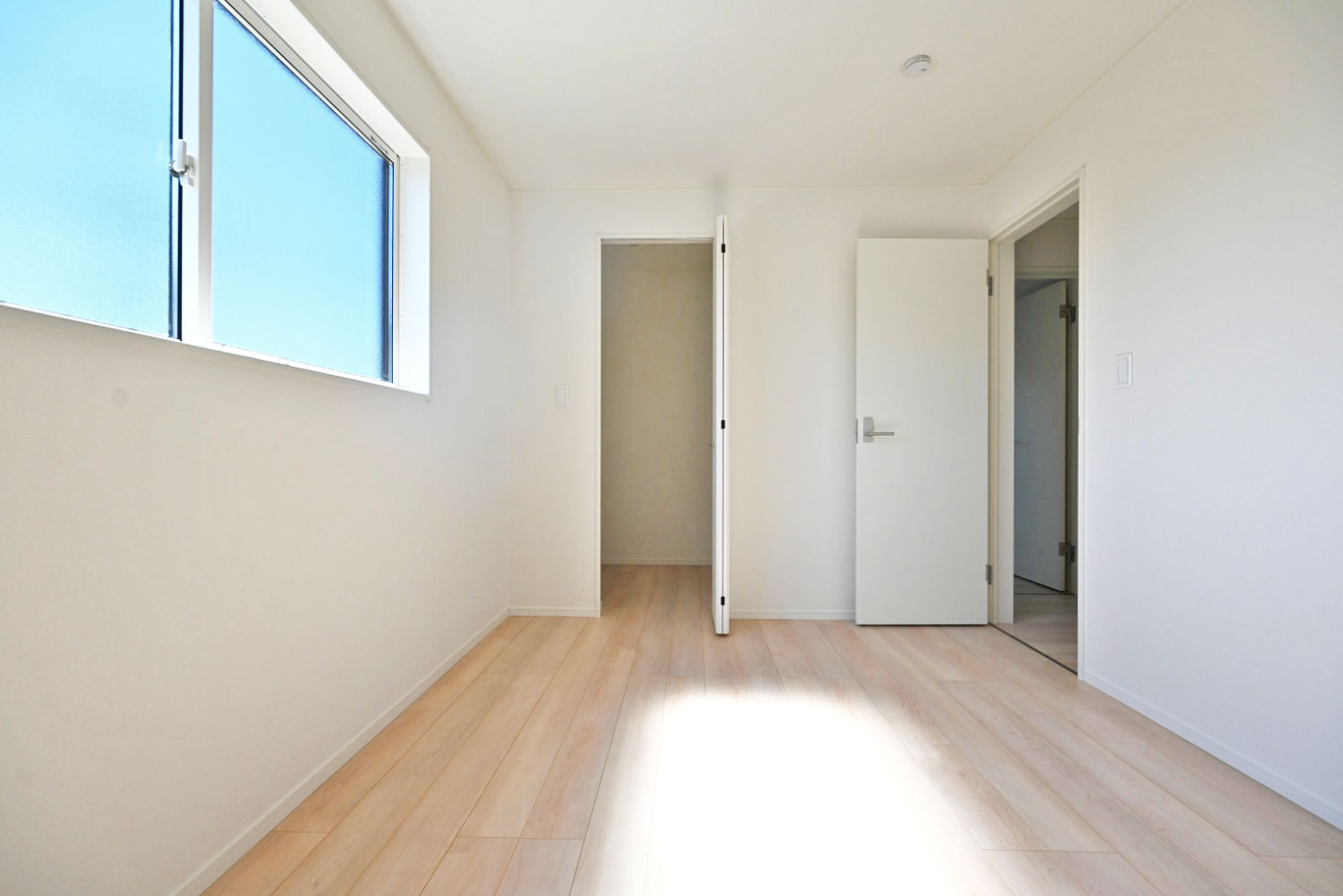 クレイドルガーデン北王子町新築一戸建て全8区画│4LDK+並列駐車2台可の洋室|-洋室6帖(2F)-