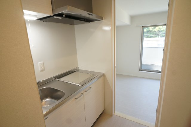 【キッチン】 | プルミエール神戸 | きれいなキッチンです