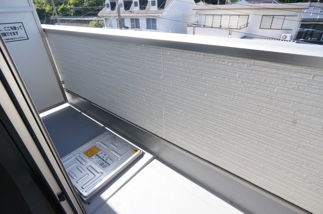 【バルコニー】 | プルミエール神戸 | 開放的で明るい空間を演出してくれるバルコニーです