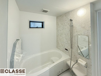 【浴室】 | 宇治市宇治矢落　新築戸建 | シンプルで心地いいデザインにこだわった空間で、忙しい毎日もふっと力が抜けるような、やさしい時間を。