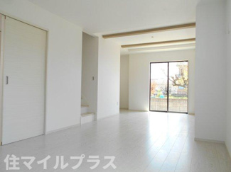 【居間・リビング】 | 郡山市静西1丁目新築一戸建て4棟 | ゆったり過ごせる居間です