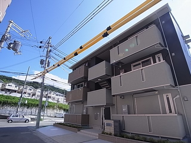 神戸市北区谷上東町のアパートの外観