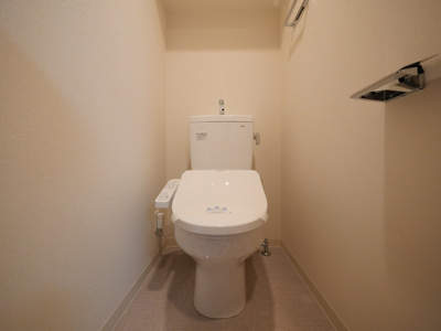 【トイレ】 | プレサンス大手前ピリオド | コンパクトで使いやすいトイレです