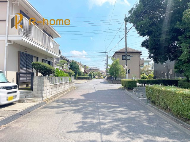 守谷市薬師台7丁目　新築戸建て　1号棟の前面道路含む現地写真|堂々！建物完成♪実際のお部屋をご見学可能です♪
ご見学が一番の資料！お気軽にお問い合わせ下さい♪