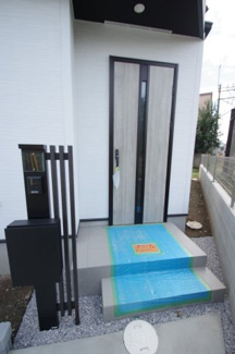 【玄関】 | 府中市小柳町4丁目　新築戸建て（全2棟）1号棟　4098万円