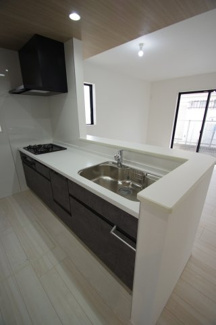 【キッチン】 | 府中市小柳町4丁目　新築戸建て（全2棟）1号棟　4098万円