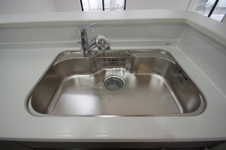 【キッチン】 | 府中市小柳町4丁目　新築戸建て（全2棟）1号棟　4098万円 | 浄水器付き水栓