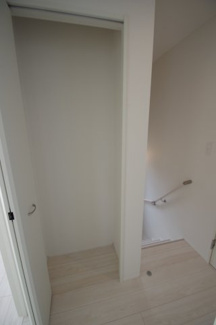 【収納】 | 府中市小柳町4丁目　新築戸建て（全2棟）1号棟　4098万円 | 2階廊下収納