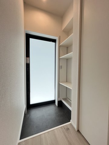 CONTRO　A棟の玄関