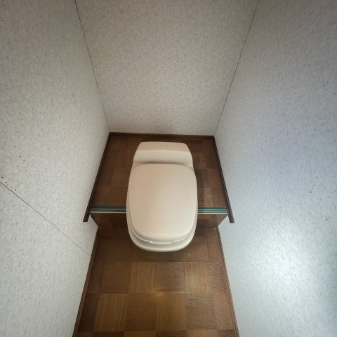伊部アパートのトイレ
