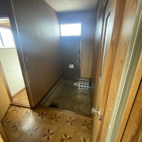 伊部アパートの玄関