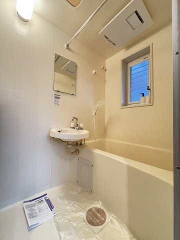 グリーンフラッツの浴室|同一間取りの別のお部屋の写真となります。