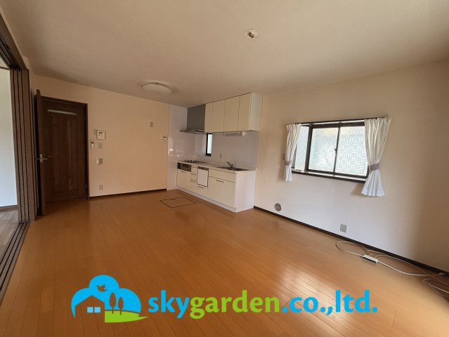 秦野市堀西　中古戸建の居間・リビング