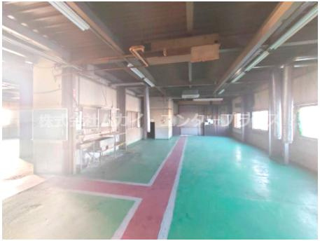 久世郡久御山町佐山善乗坊　貸倉庫の内装