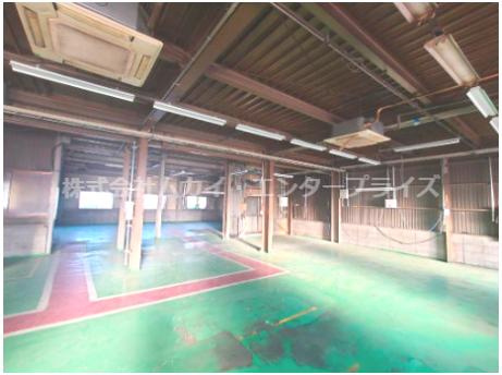 久世郡久御山町佐山善乗坊　貸倉庫の内装