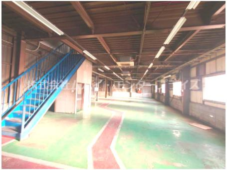 久世郡久御山町佐山善乗坊　貸倉庫の内装