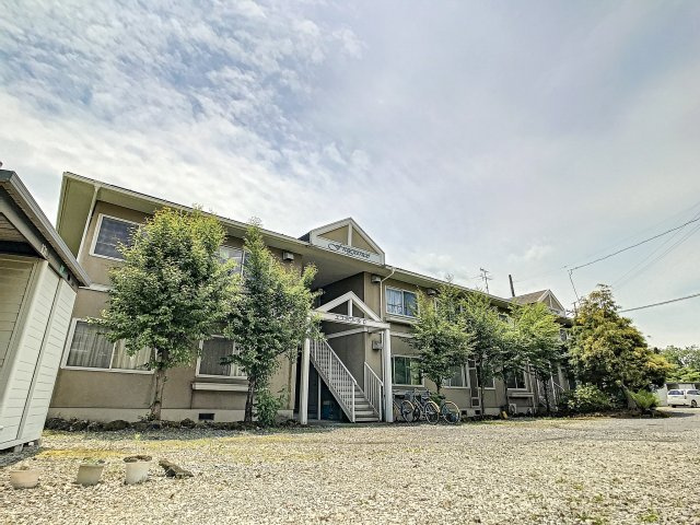 北佐久郡軽井沢町大字長倉の賃貸マンション