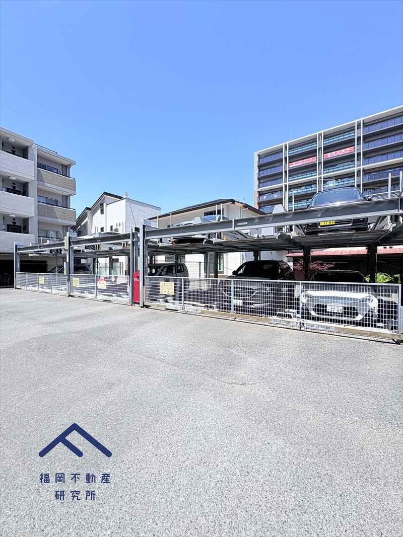 アーサー大野城レジデンスの駐車場